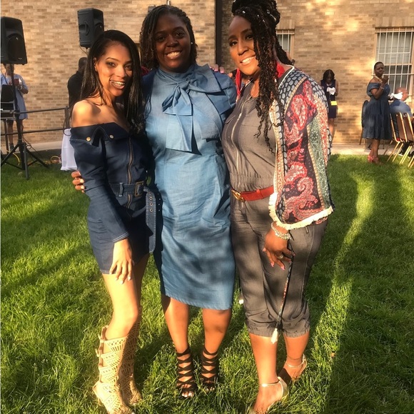 Off the shoulder denim - Picture 3 of 3